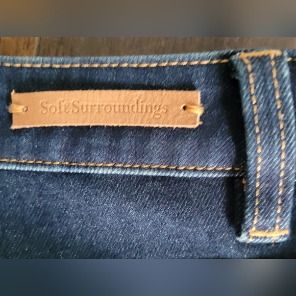 Soft Surroundings Dark Wash Tapered Leg Jeans Women's size 16 - Picture 3 of 7